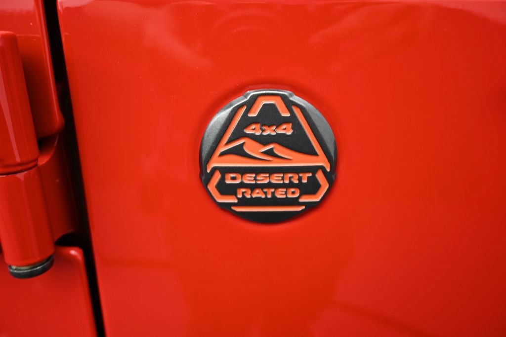 Used 2024 Jeep Gladiator Mojave AWD/4WD image 10
