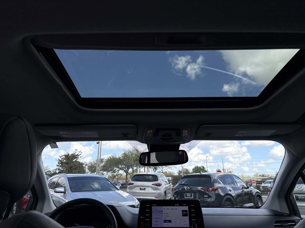 Used 2023 Toyota Sienna XLE image 21