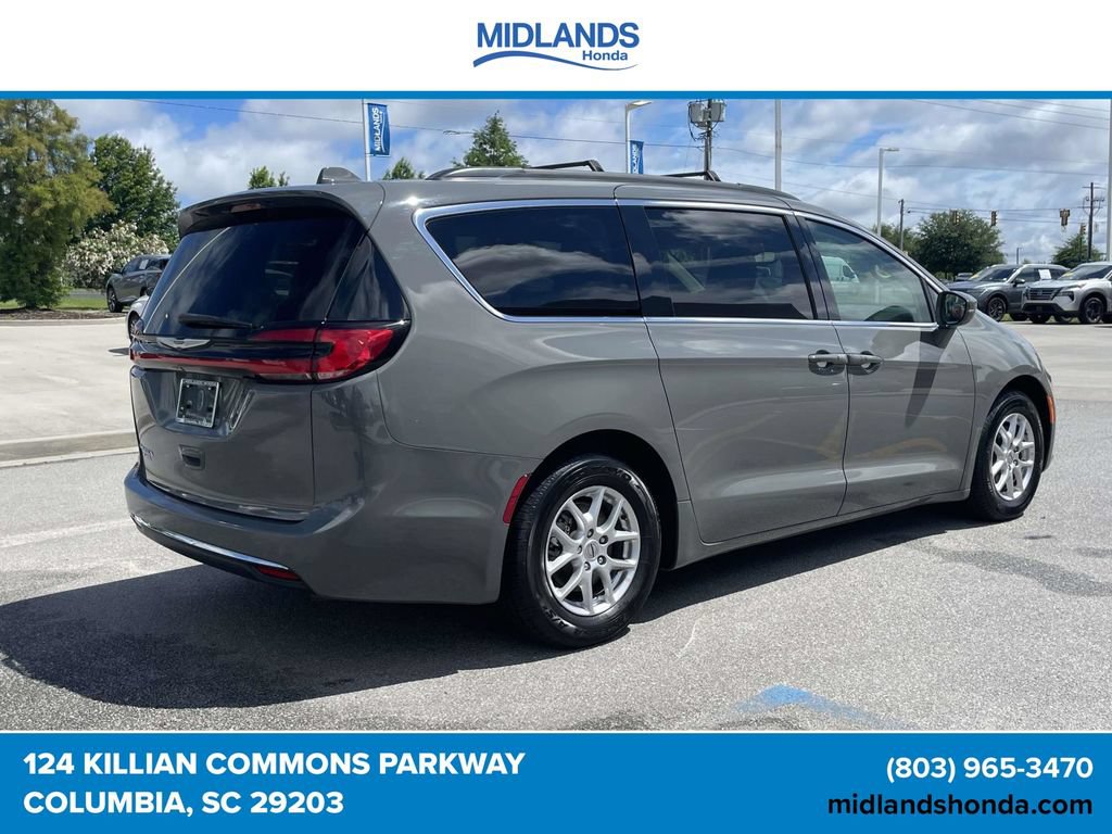 Used 2022 Chrysler Pacifica Touring-L FWD image 6