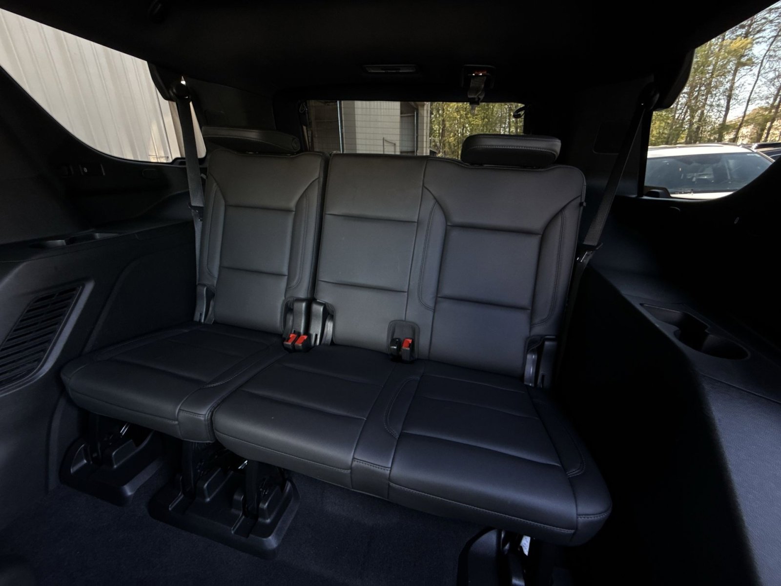 Used 2021 Chevrolet Tahoe Z71 w/ Z71 Signature Package AWD/4WD image 26