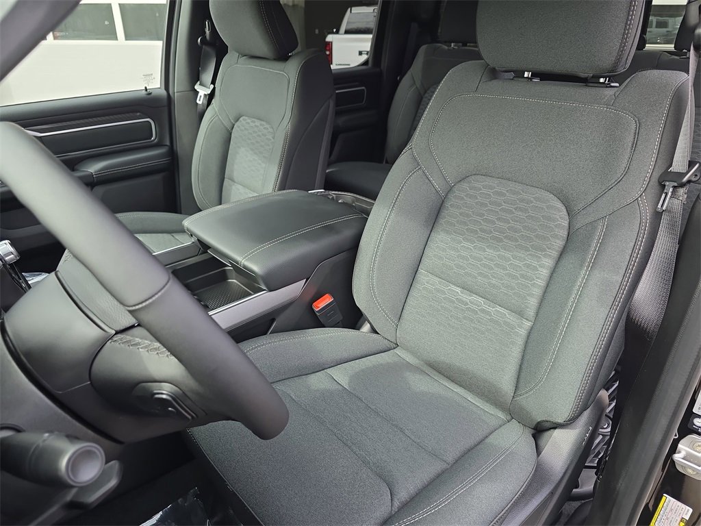 New 2026 RAM 1500 4x4 Crew Cab image 15