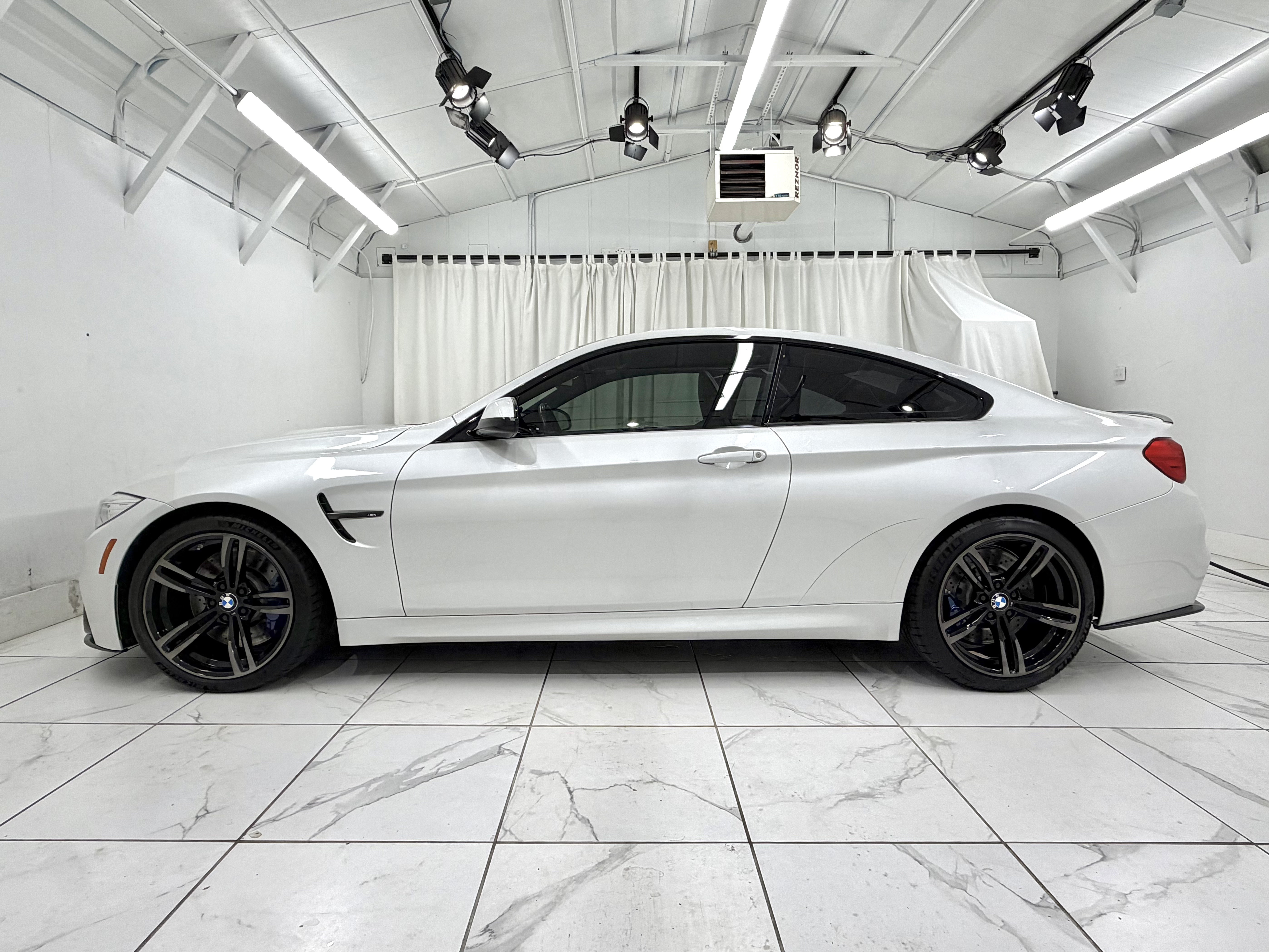 Used 2015 BMW M4 Coupe RWD image 2