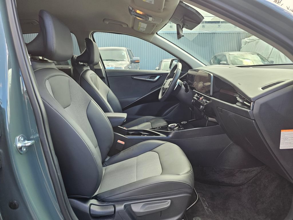 Used 2025 Kia Niro Wind w/ Wind Preserve Package FWD image 10