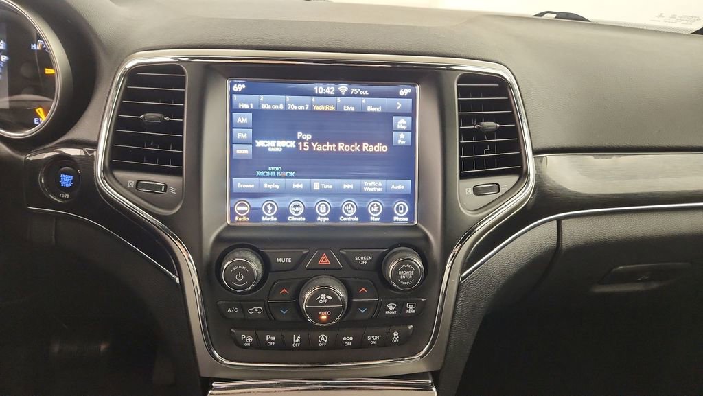 Used 2018 Jeep Grand Cherokee Trailhawk AWD/4WD image 13