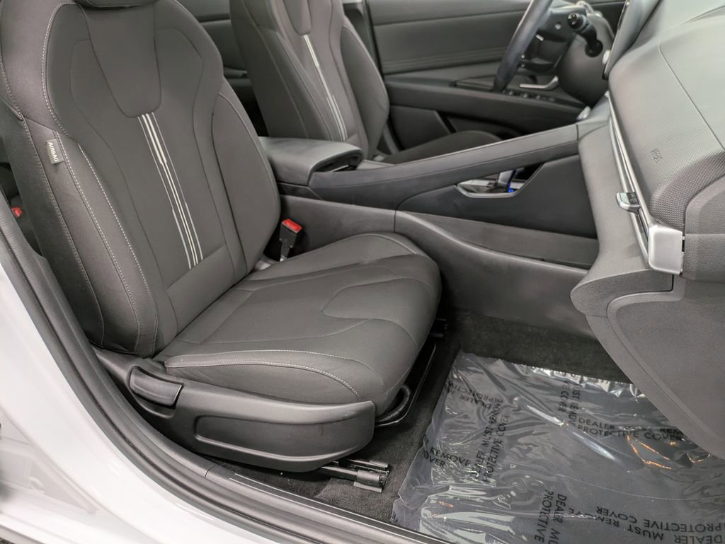 Certified 2021 Hyundai Elantra SEL w/ Convenience + Premium Package FWD image 28