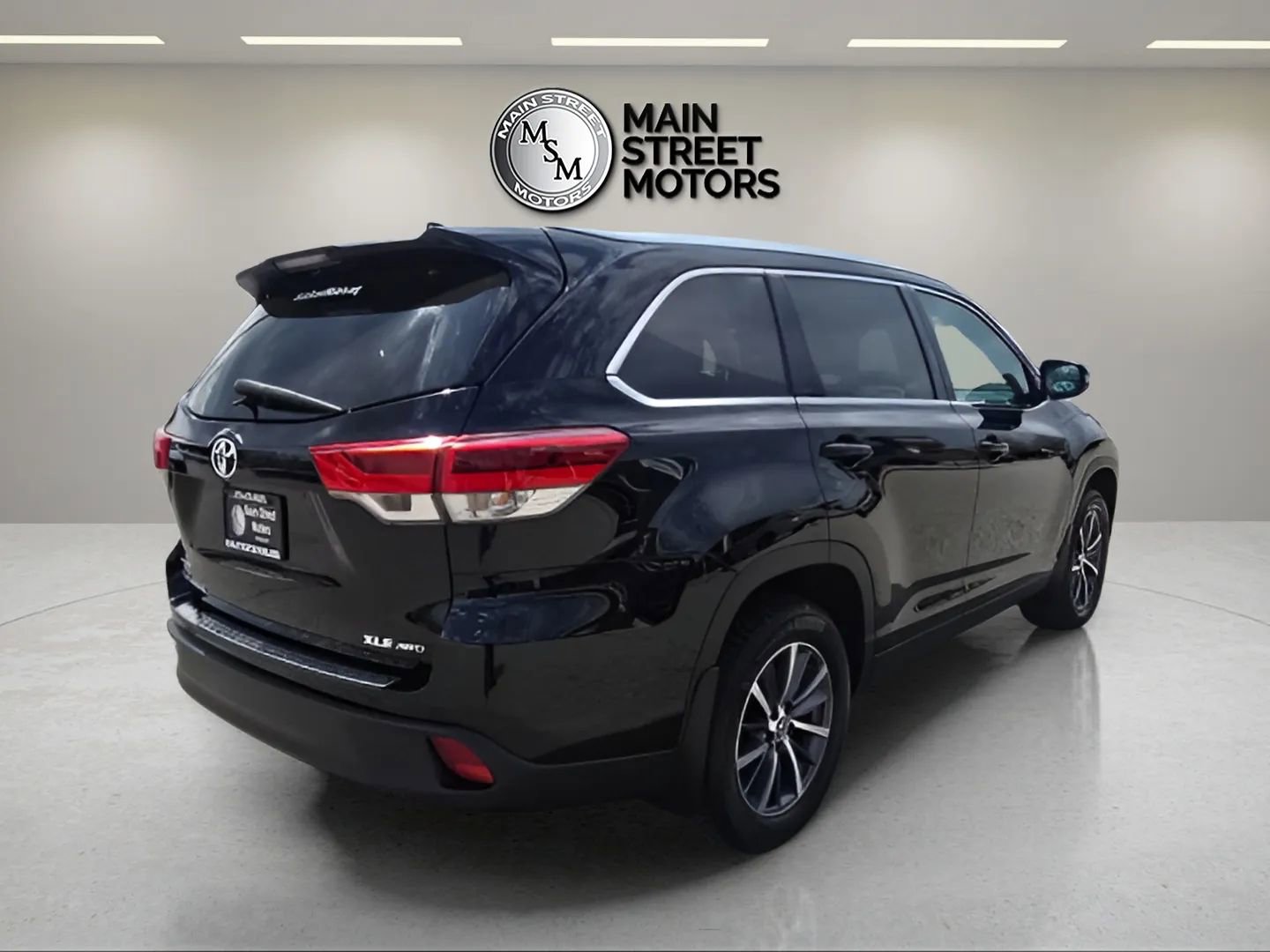 Used 2019 Toyota Highlander XLE AWD/4WD image 5