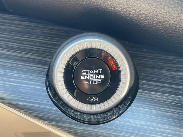 Used 2024 Jeep Wagoneer L Series II w/ Flexible Seating Group RWD image 22