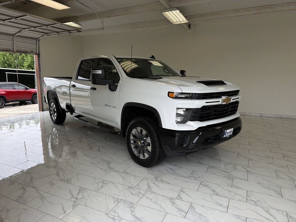 Used 2025 Chevrolet Silverado 2500 Custom w/ Custom Value Package AWD/4WD image 2
