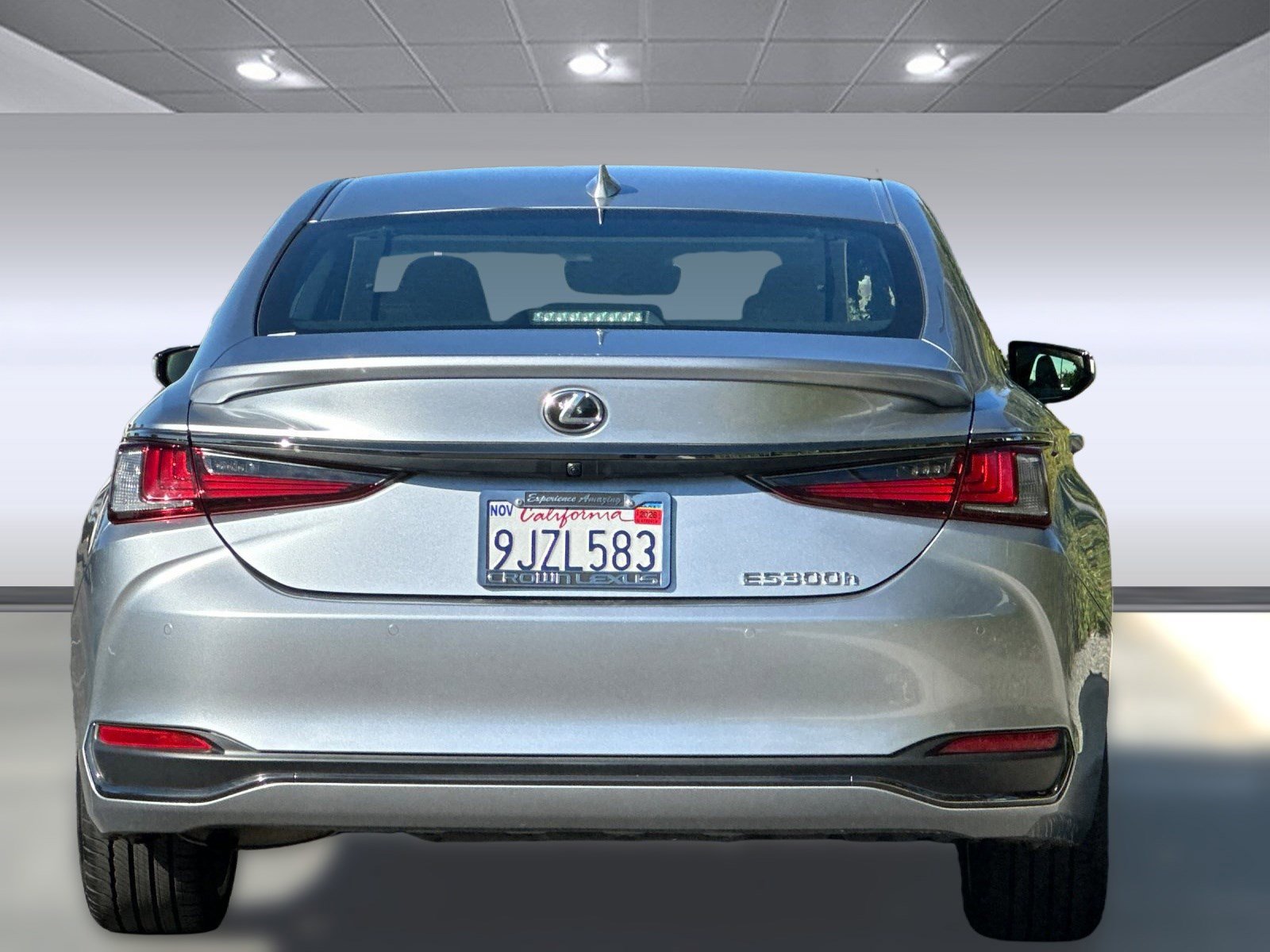 Used 2024 Lexus ES 300h F Sport image 9