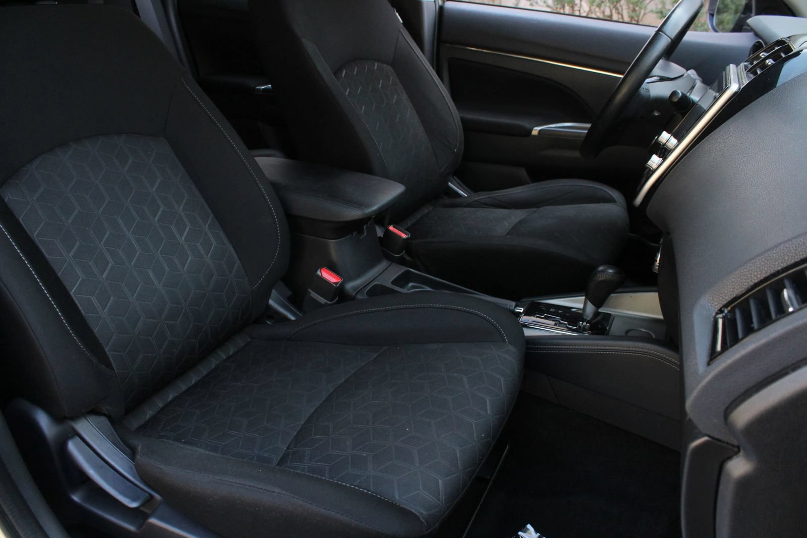 Used 2021 Mitsubishi Outlander Sport SE FWD image 27