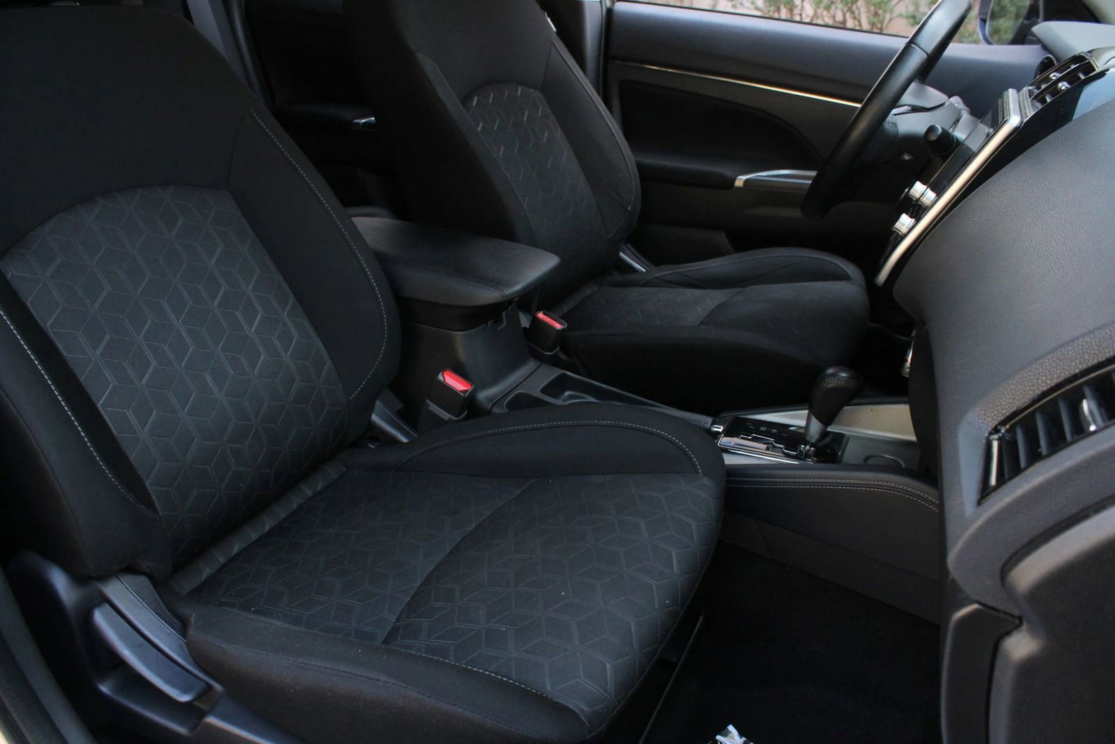 Used 2021 Mitsubishi Outlander Sport SE FWD image 27