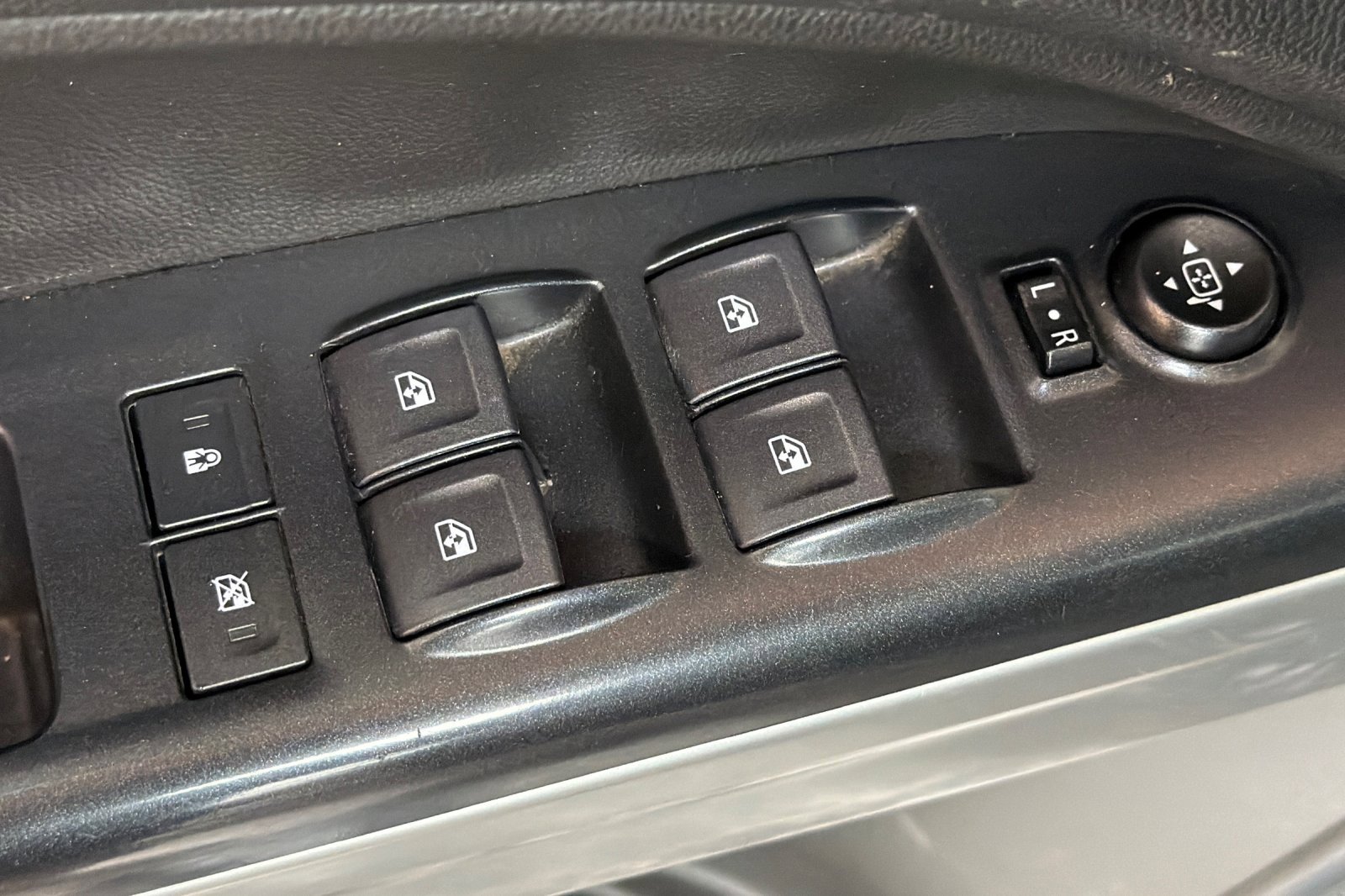 Used 2022 Chevrolet Colorado LT w/ LT Convenience Package image 14