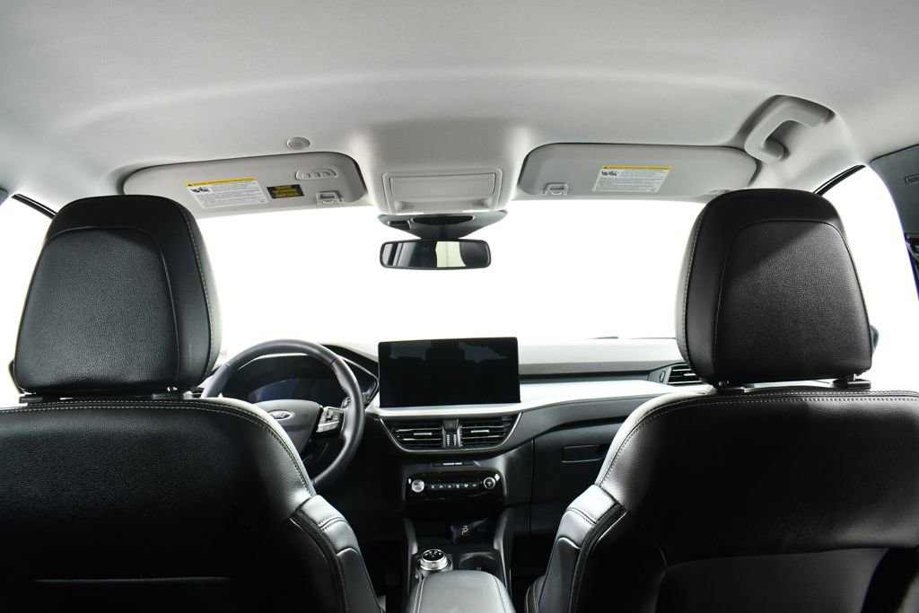 Used 2025 Ford Escape Platinum w/ Premium Technology Package image 17