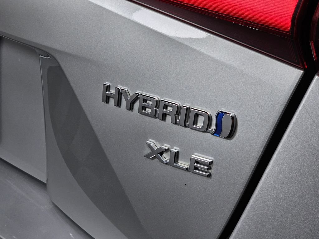 Used 2020 Toyota Prius XLE w/ Advanced Technology Package AWD/4WD image 16