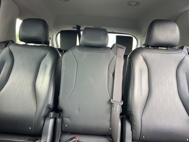 Certified 2024 Kia Carnival LX image 29