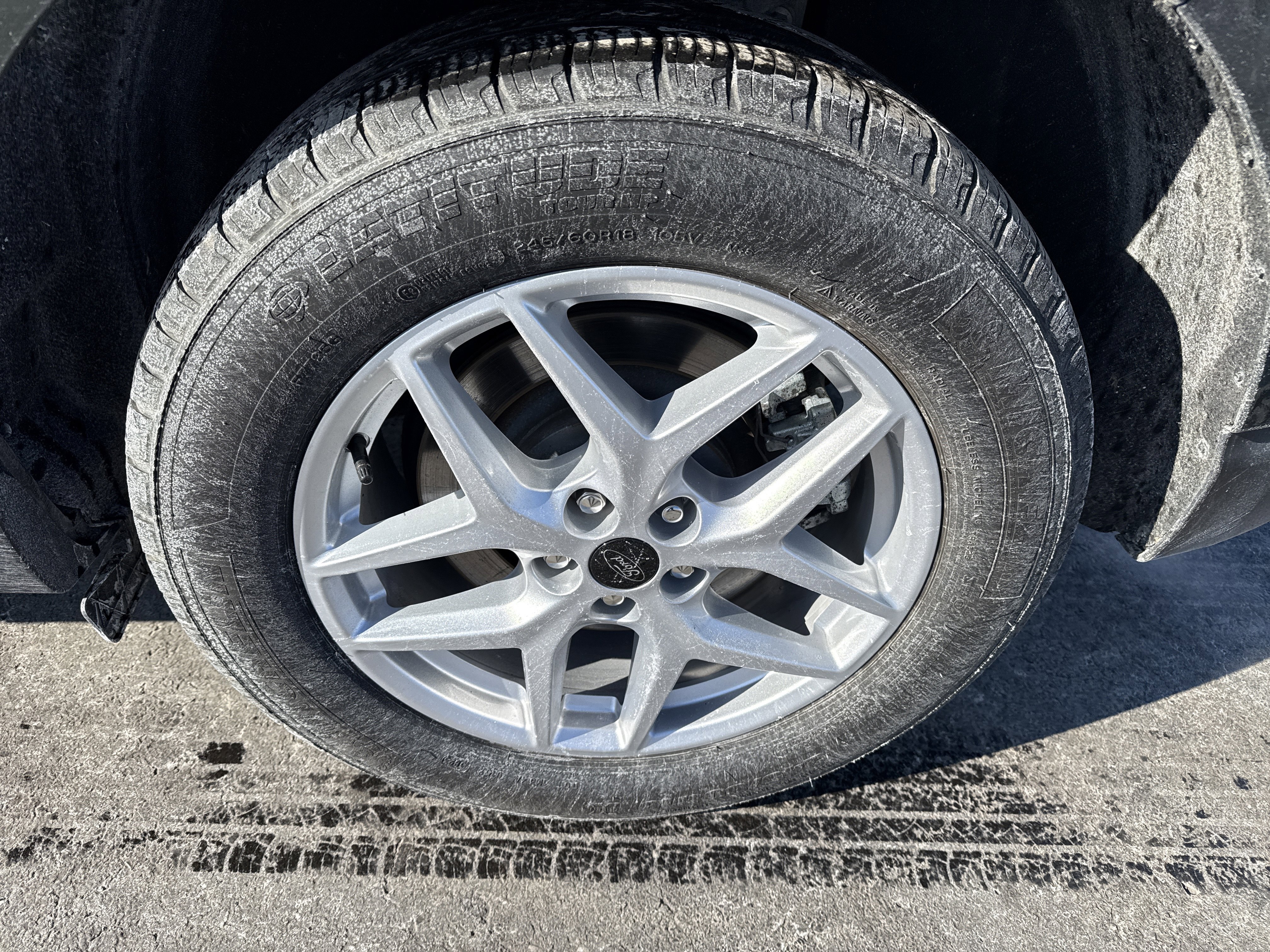 Used 2024 Ford Edge SEL w/ Convenience Package image 4