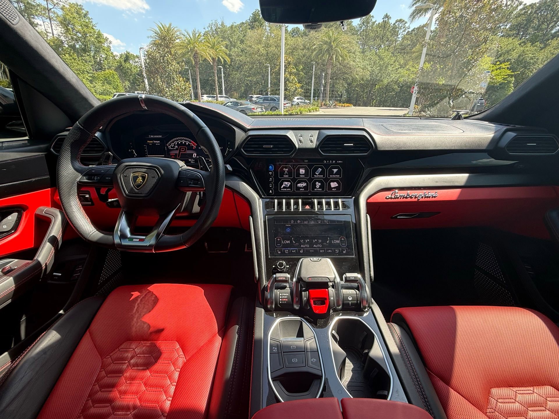 Used 2021 Lamborghini Urus AWD/4WD image 31