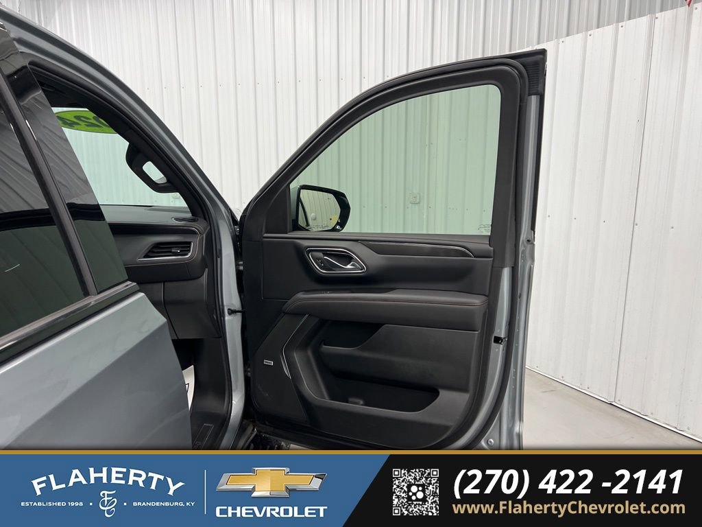 Used 2024 GMC Yukon XL AT4 w/ Technology Package image 14