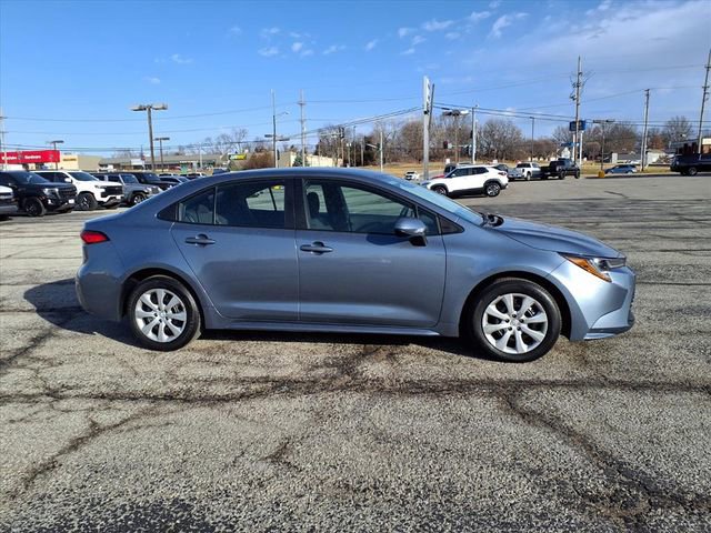 Used 2025 Toyota Corolla LE image 11