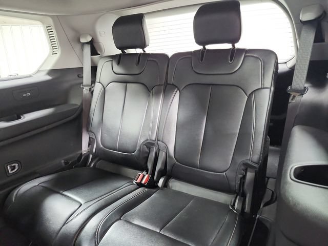 Used 2023 Jeep Grand Cherokee L Limited w/ Black Appearance Package AWD/4WD image 13
