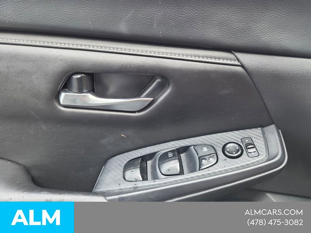 Used 2024 Nissan Sentra SV FWD image 25