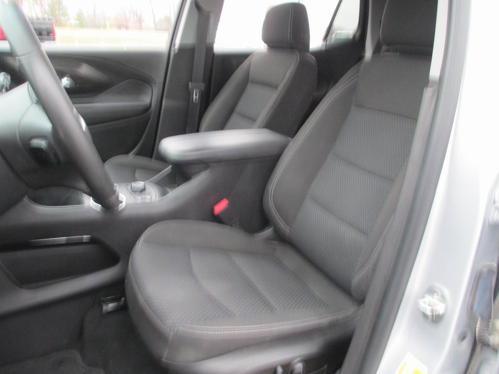 Used 2022 GMC Terrain SLE w/ Driver Convenience Package image 14