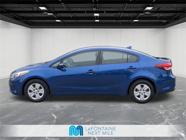 Used 2017 Kia Forte LX image 2