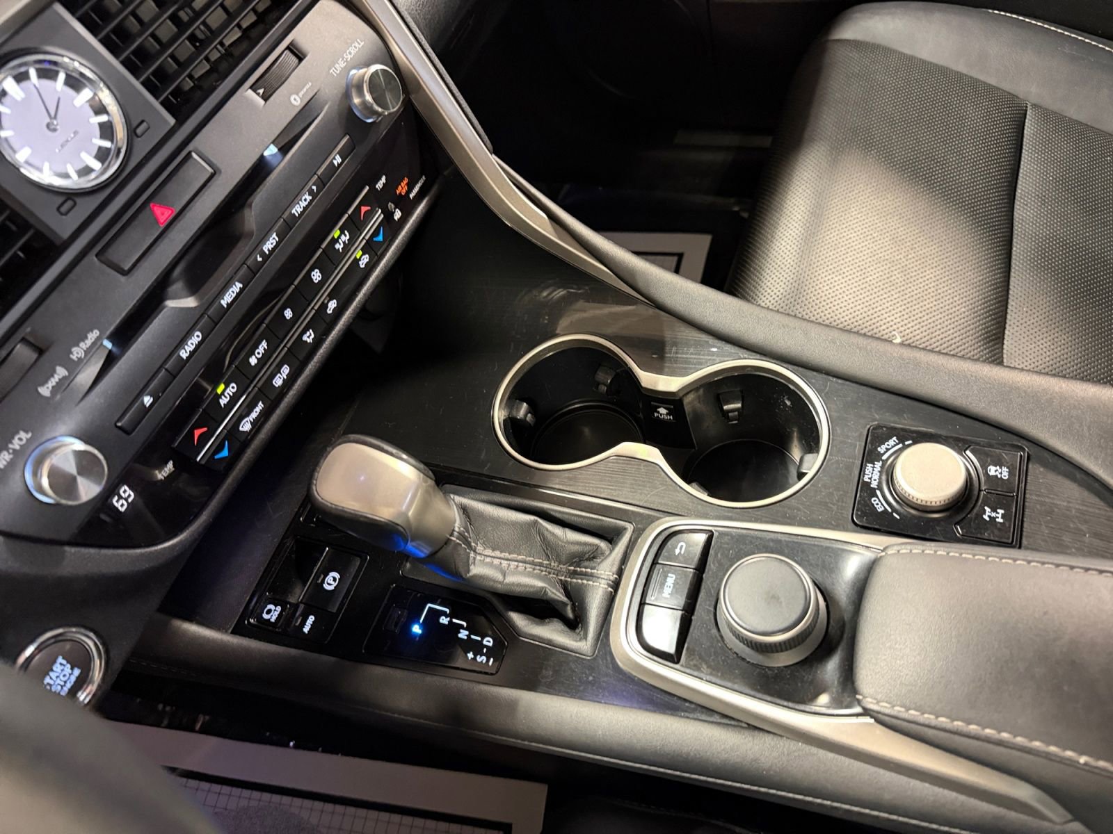 Used 2017 Lexus RX 350 AWD w/ Cold Weather Package image 31