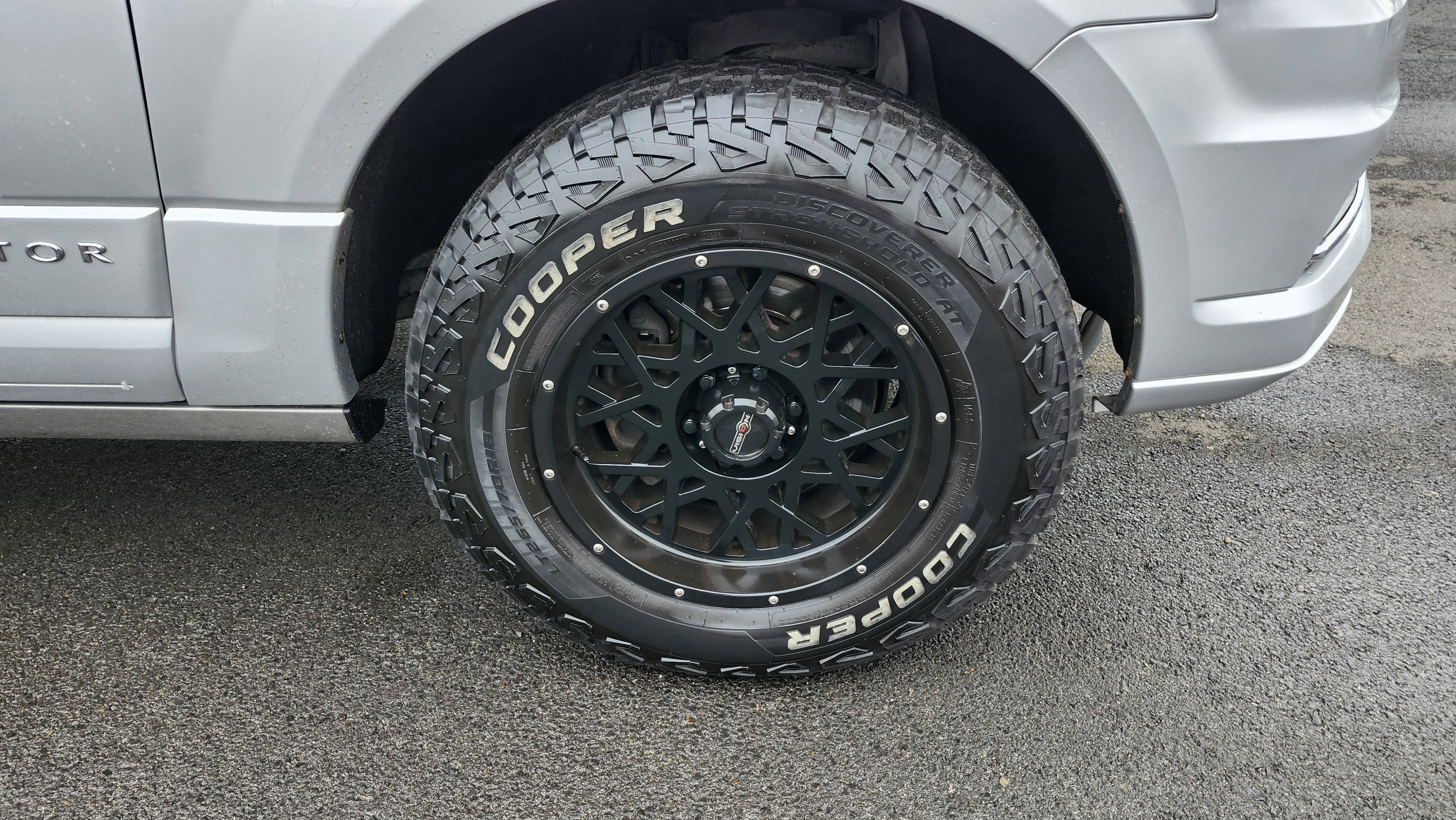 Used 2016 Lincoln Navigator Reserve image 13