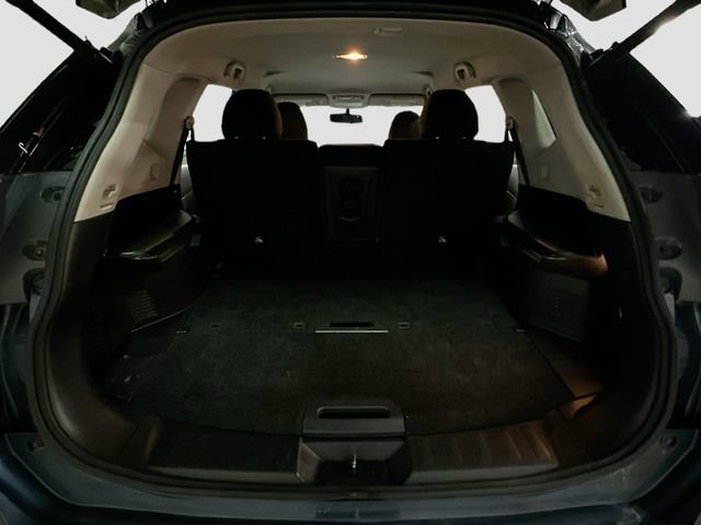 Used 2015 Nissan Rogue SV w/ SV Premium Package image 25