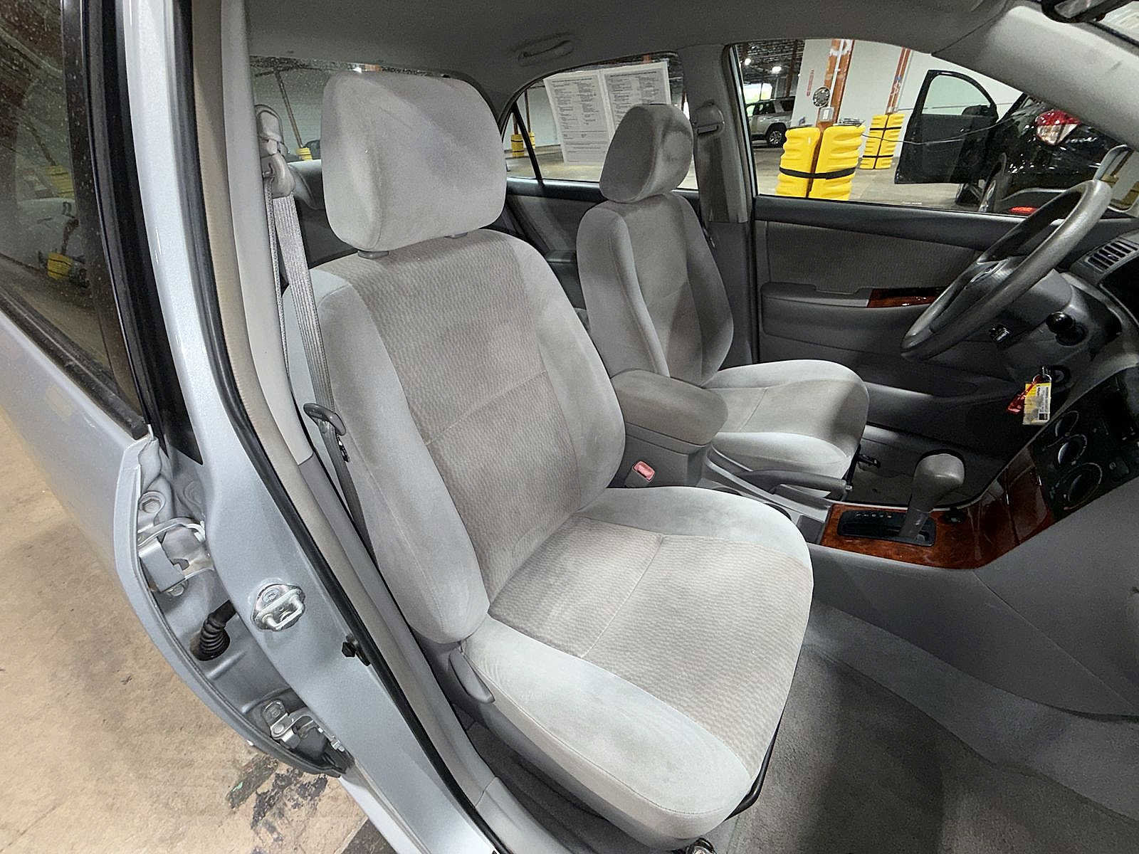Used 2007 Toyota Corolla LE FWD image 16