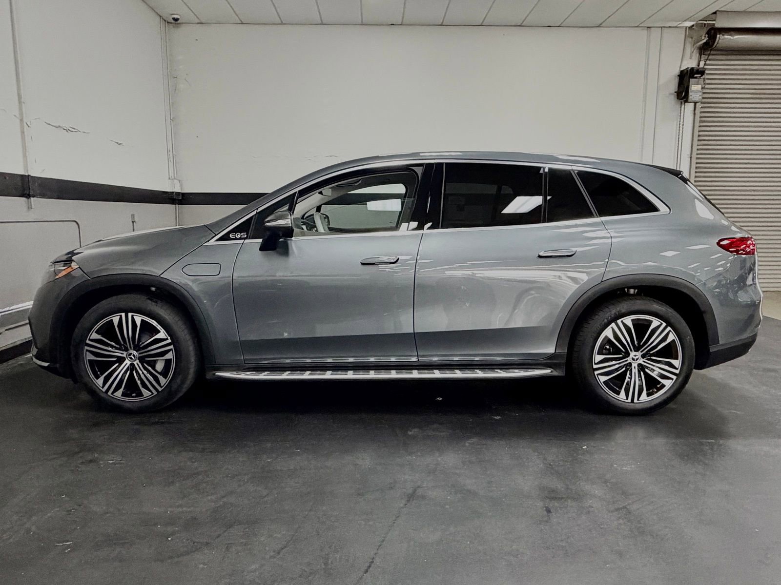 Certified 2023 Mercedes-Benz EQS 450+ 4MATIC SUV w/ Exclusive Trim Package image 9