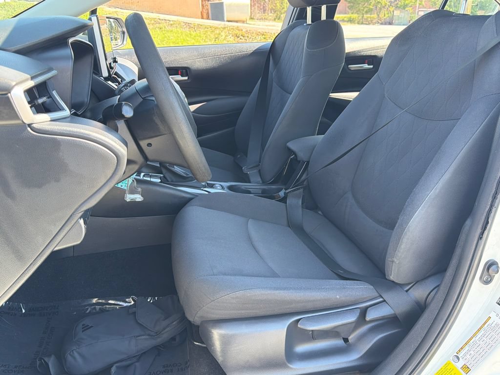 Used 2021 Toyota Corolla LE FWD image 25