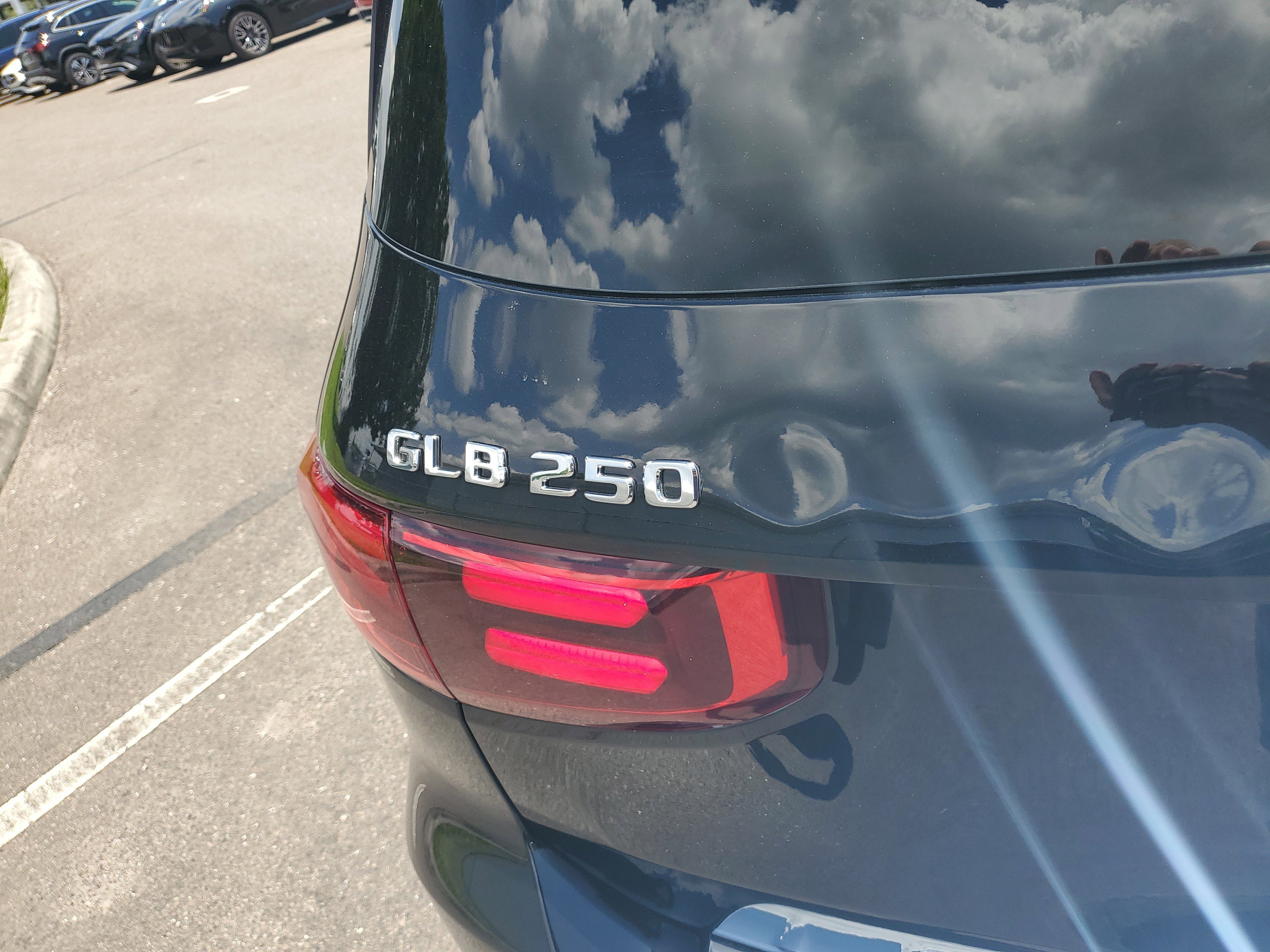 Certified 2025 Mercedes-Benz GLB 250 image 5