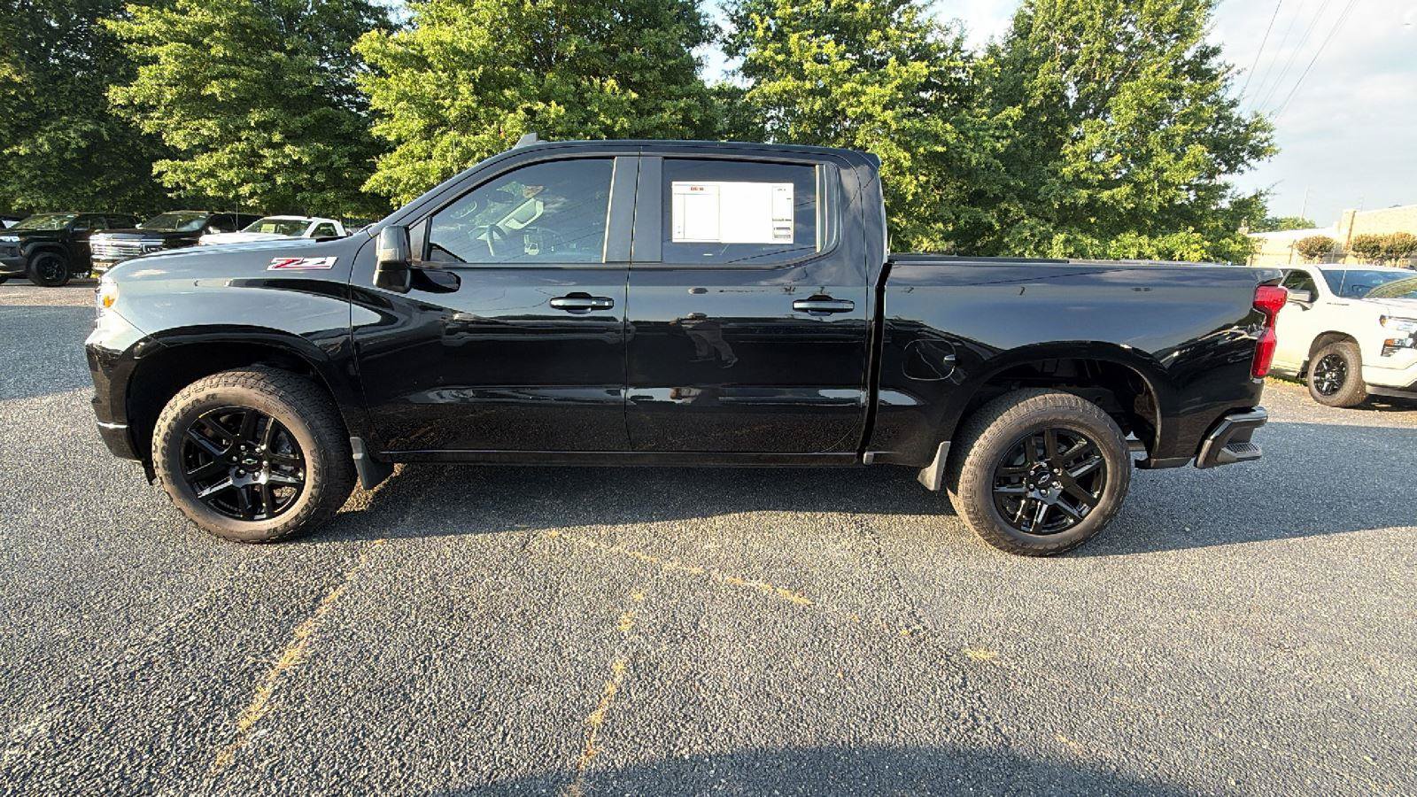 Used 2024 Chevrolet Silverado 1500 RST w/ Z71 Off-Road Package AWD/4WD image 8