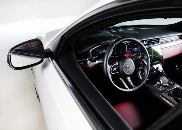 Used 2024 Jaguar XF R-Dynamic SE image 25