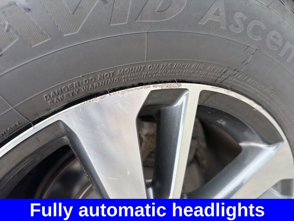 Used 2018 Toyota RAV4 XLE AWD/4WD image 10