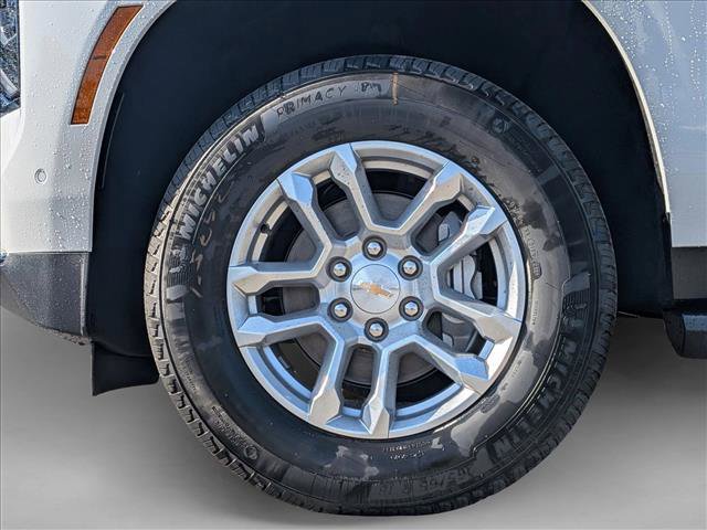 New 2026 Chevrolet Suburban LS image 18