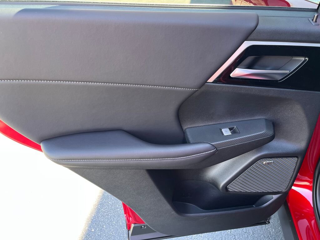 New 2025 Mitsubishi Outlander SE image 20