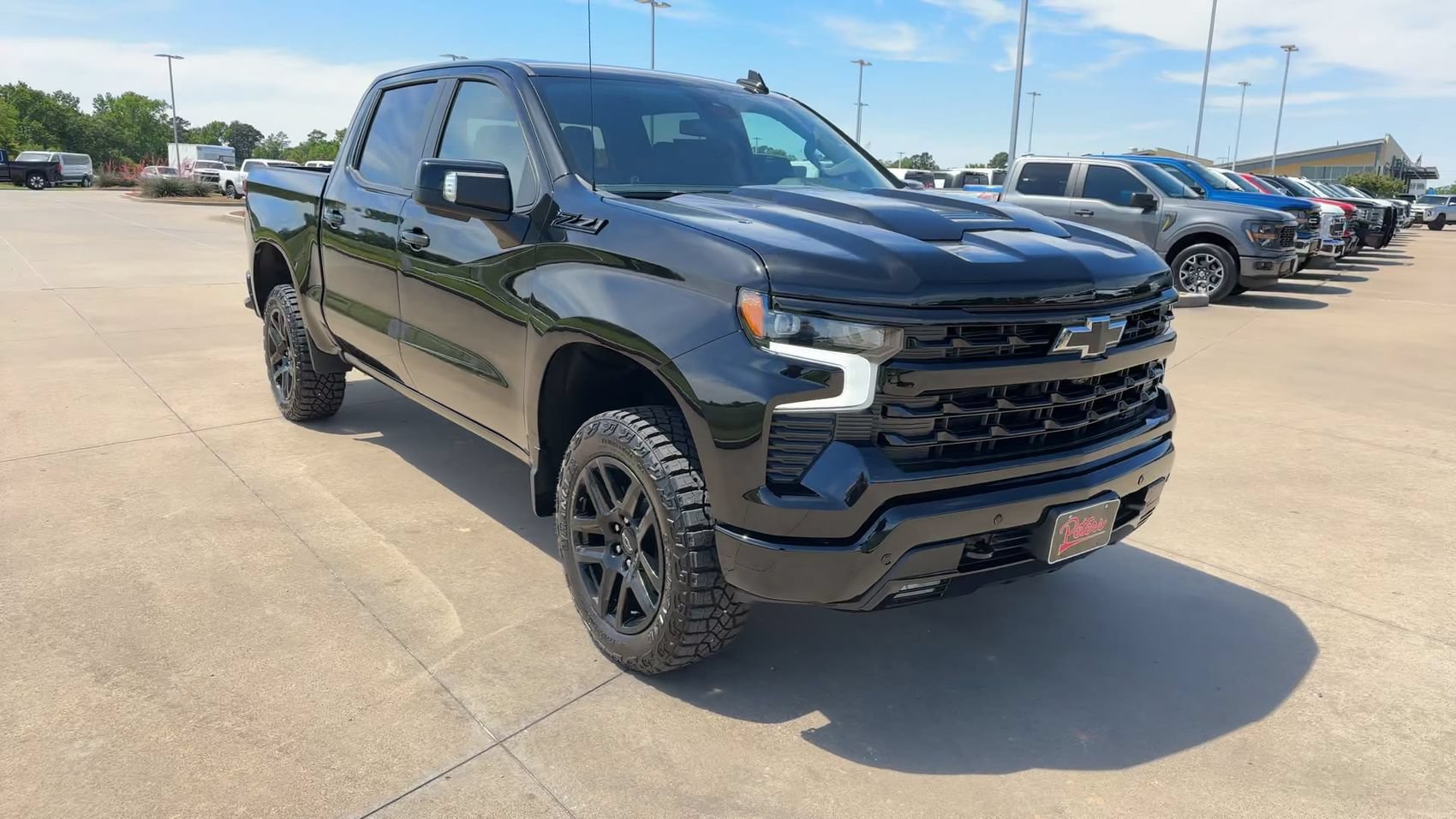 Used 2026 Chevrolet Silverado 1500 LT Trail Boss w/ LT Trail Boss Premium Package AWD/4WD image 3