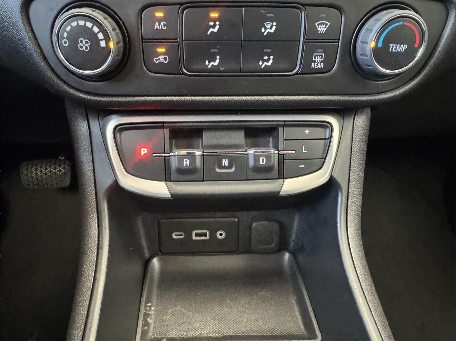 Used 2024 GMC Terrain SLE AWD/4WD image 22