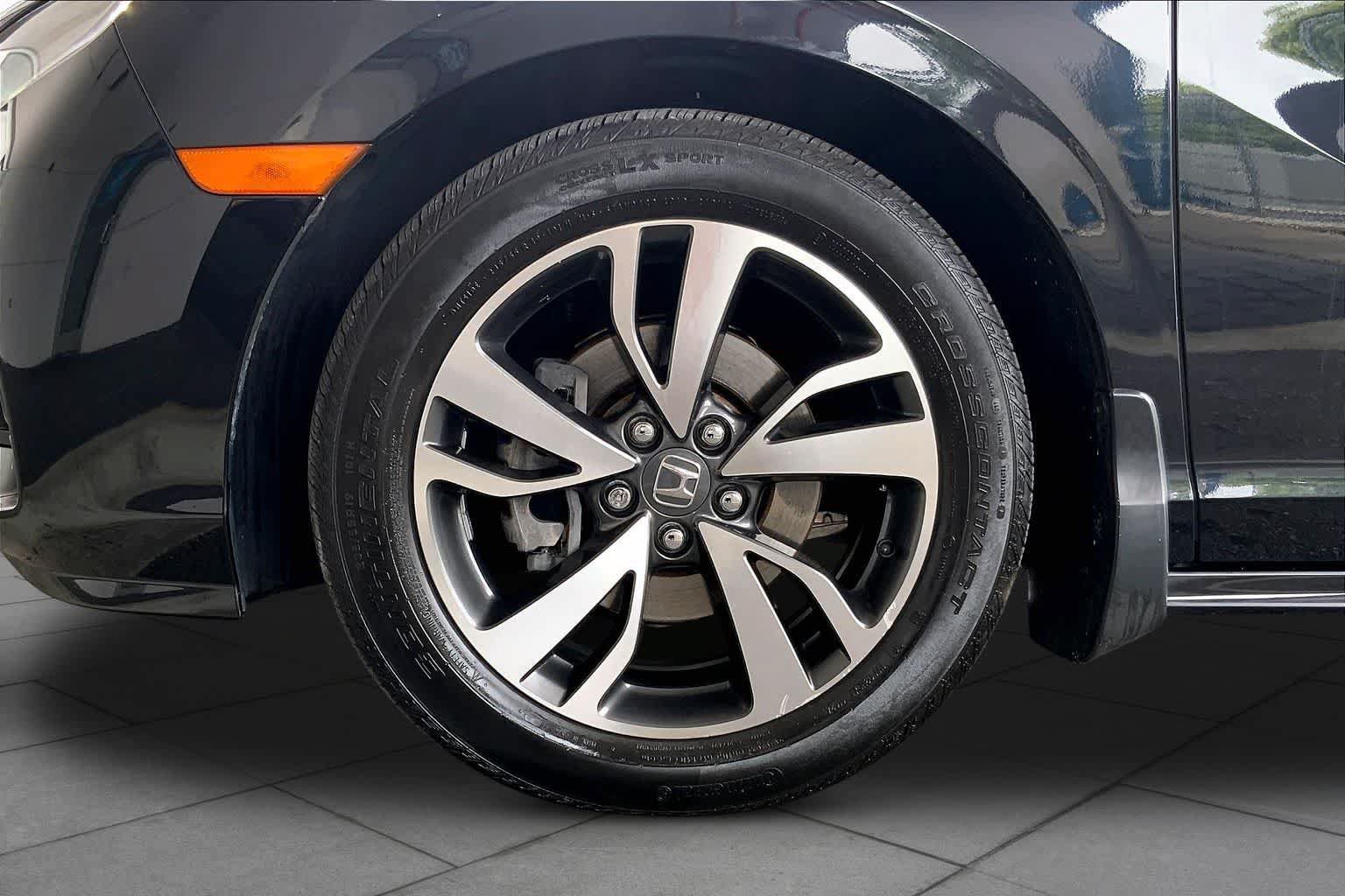 Used 2022 Honda Odyssey Touring image 11
