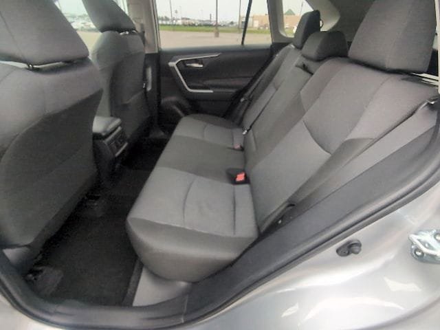 Used 2025 Toyota RAV4 XLE w/ Convenience Package FWD image 10