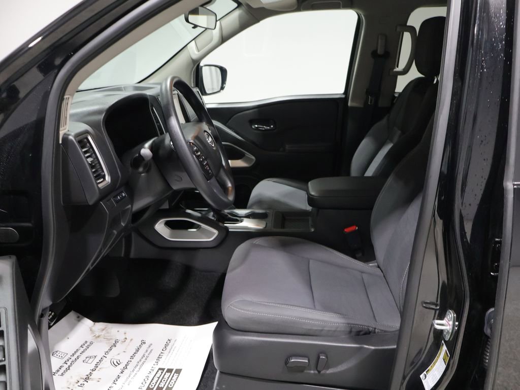 Used 2024 Nissan Frontier SV image 10