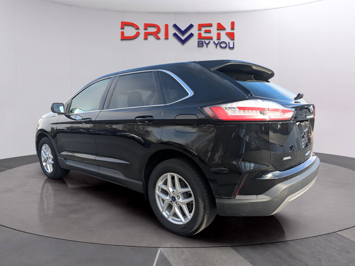 Used 2022 Ford Edge SEL image 3