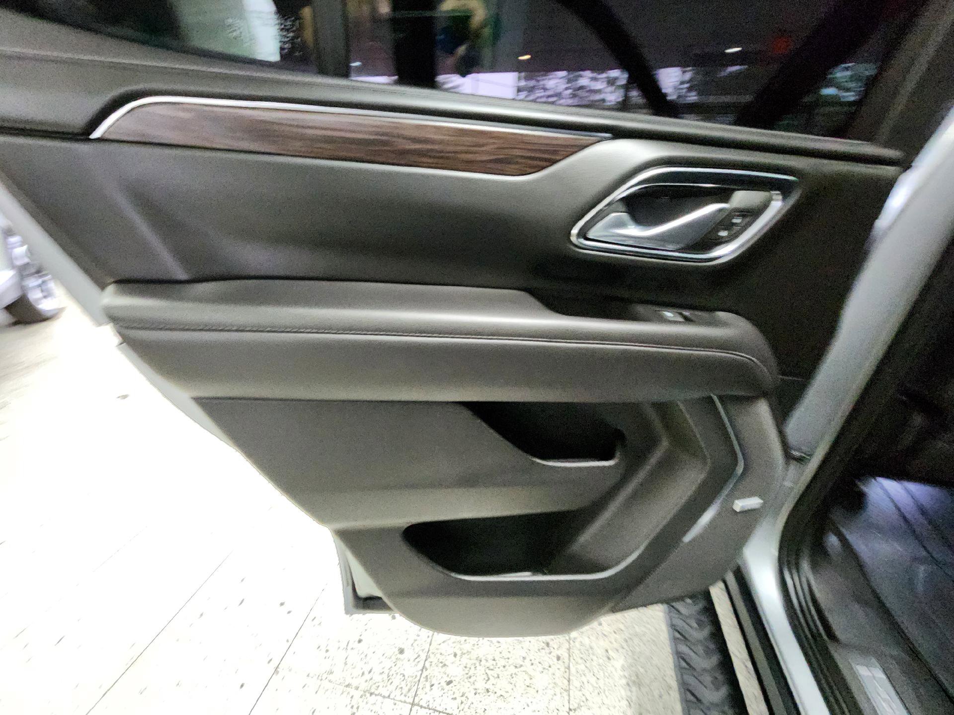 Used 2024 Chevrolet Tahoe Z71 w/ Z71 Off-Road Package image 17