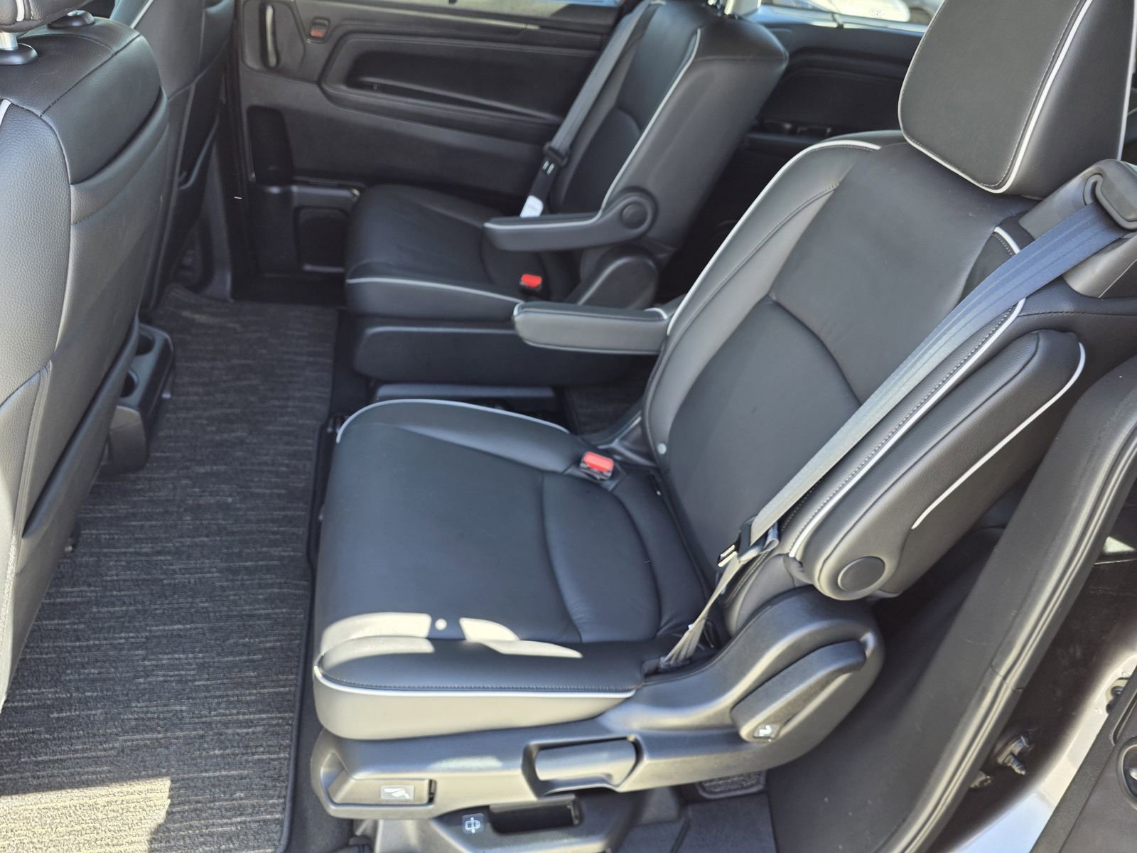 Used 2025 Honda Odyssey Touring image 15