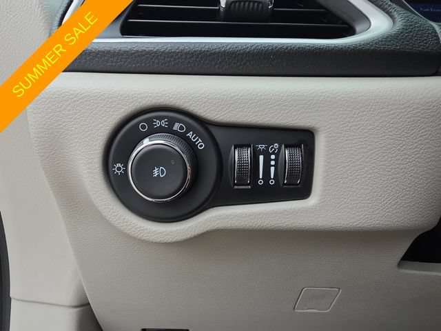 Certified 2023 Chrysler Pacifica Touring-L FWD image 22