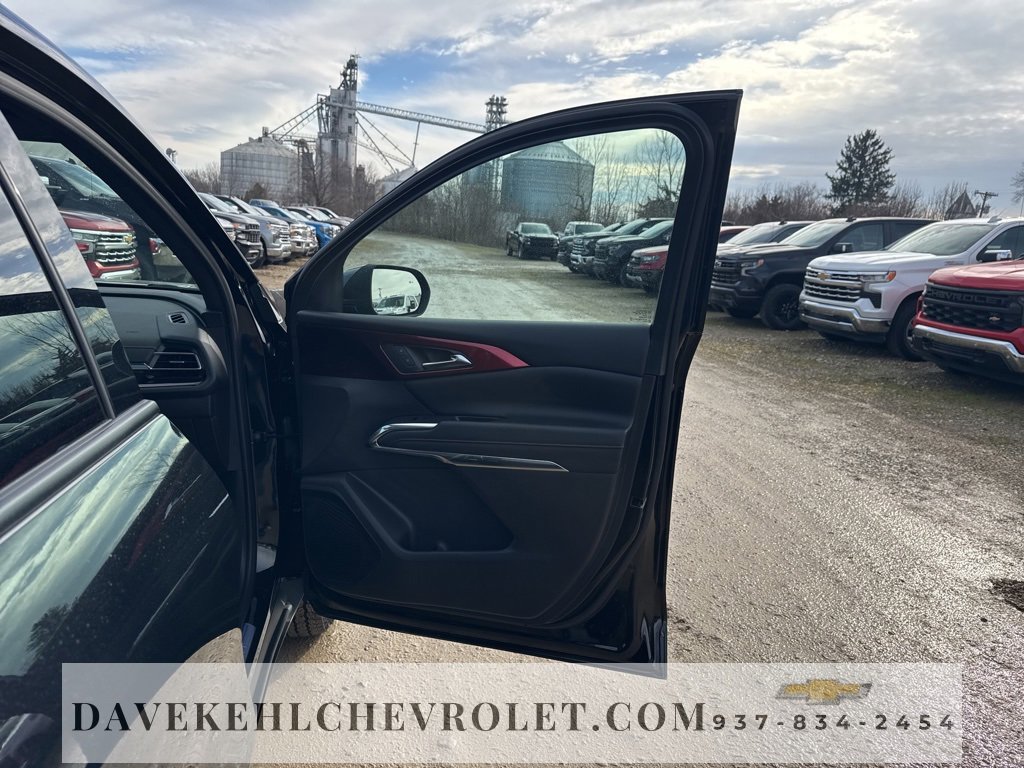Used 2025 Chevrolet Traverse Z71 w/ Driver Confidence Package image 57