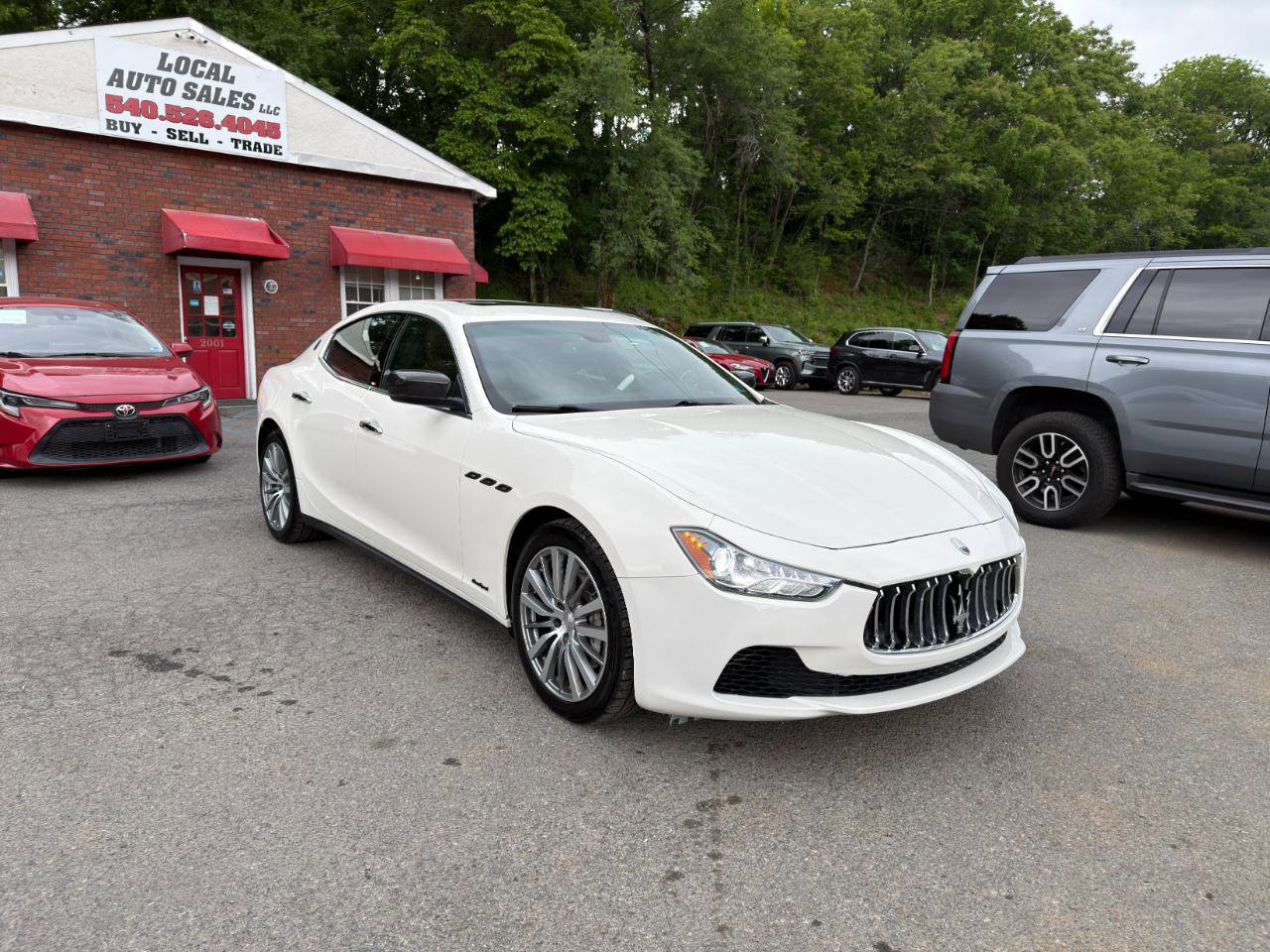 Used 2016 Maserati Ghibli RWD image 3